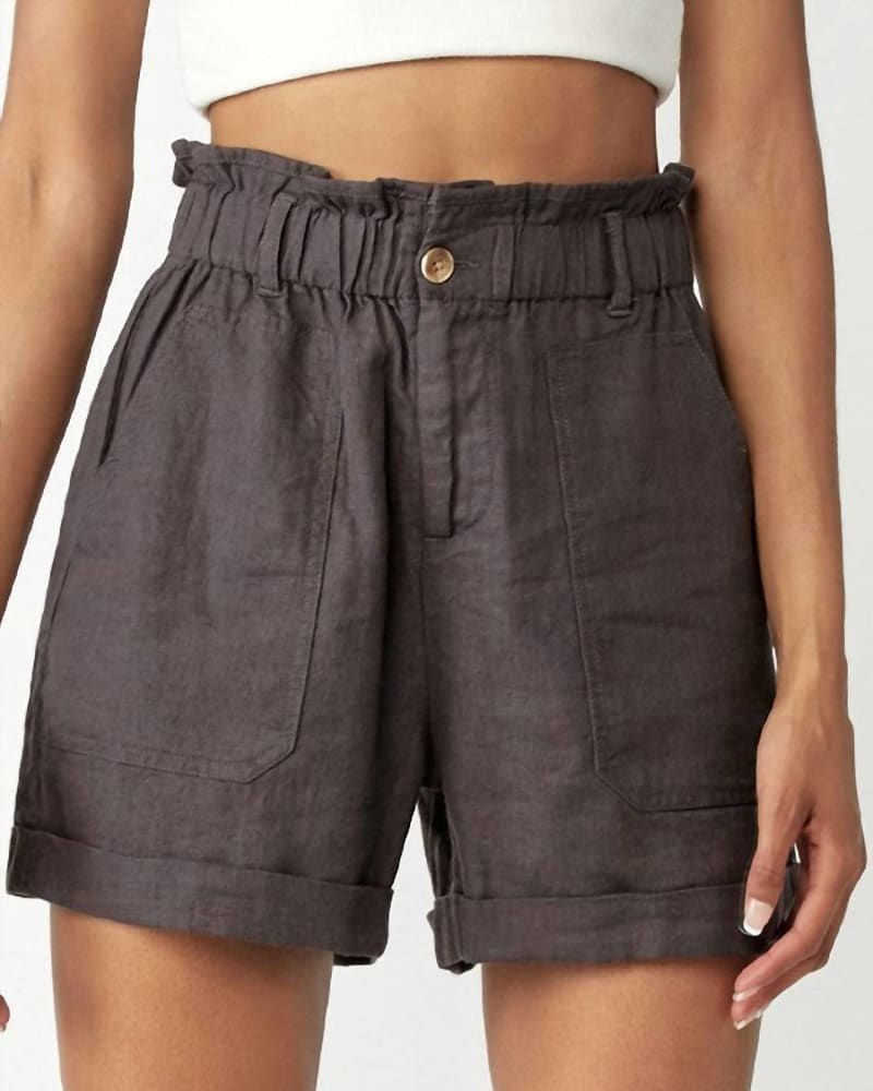 Front of a model wearing a size L Peri Paper Bag Short In Charcoal in Charcoal by RISEN. | dia_product_style_image_id:358136